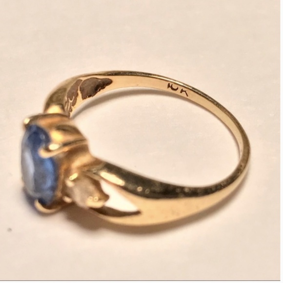 Vintage 10k Yellow Gold Blue Topaz Ring size 4.75 - Picture 3 of 5